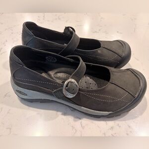 KEEN Women's Toyah Mary Jane Black Gray Leather Flats Size 7.5